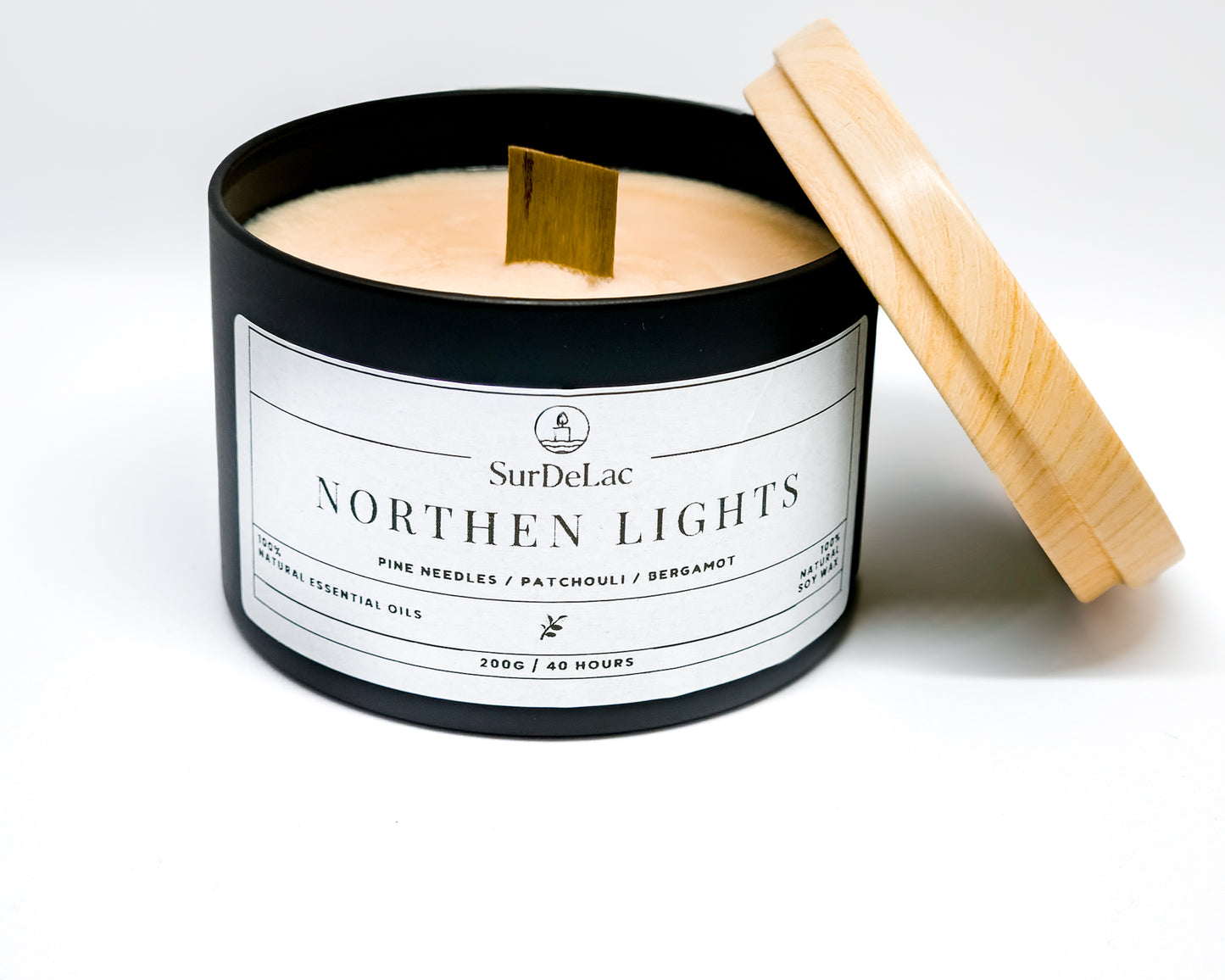 Northern Lights – Lumânare Artizanală Turnată Manual din Ceară de Soia