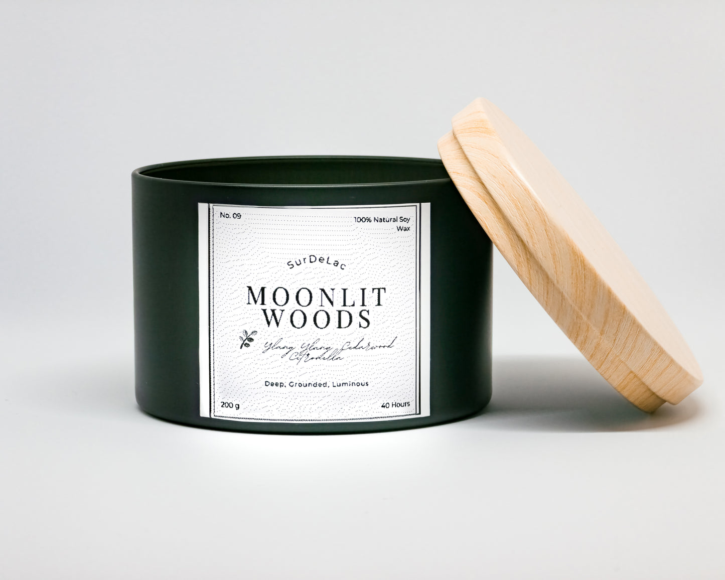Moonlit Woods – Lumânare Artizanală Turnată Manual din Ceară de Soia