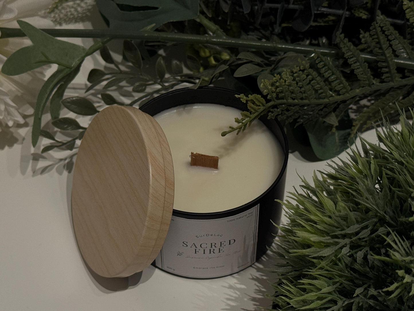 Sacred Fire – Lumânare Artizanală Turnată Manual din Ceară de Soia