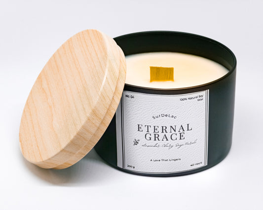 Eternal Grace – Lumânare Artizanală Turnată Manual din Ceară de Soia