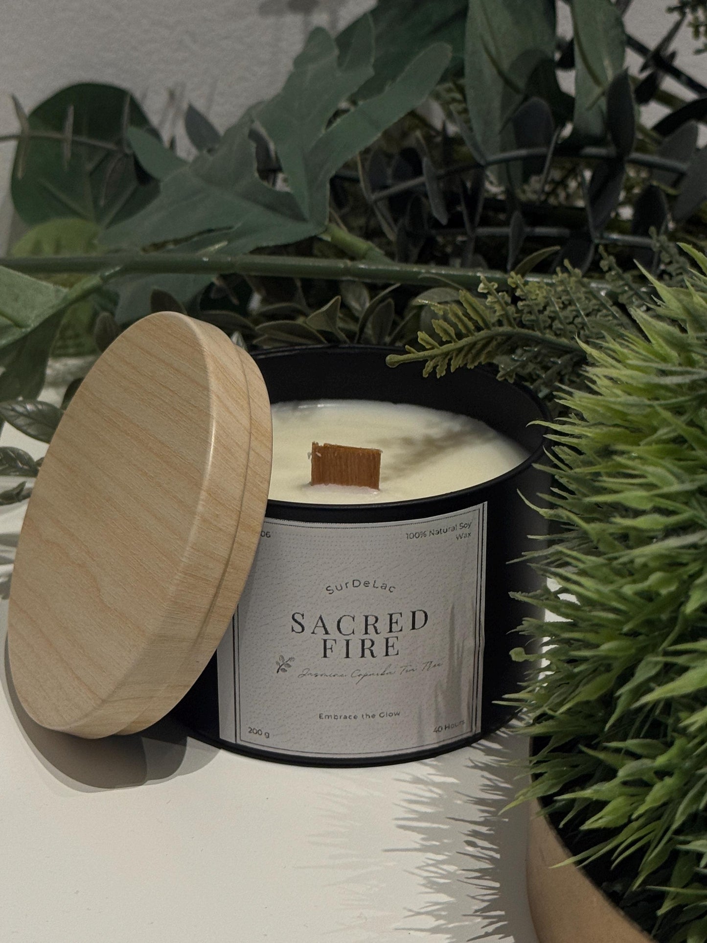 Sacred Fire – Lumânare Artizanală Turnată Manual din Ceară de Soia